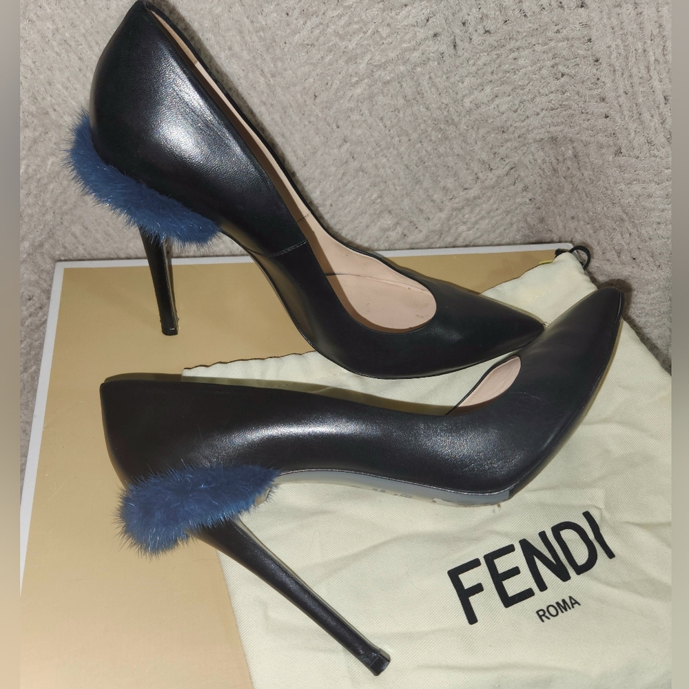 FENDI BLACK LEATHER BLUE MINK FUR BACK STILETTO PUMPS, 41